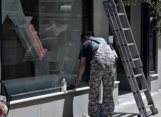 Ποιες νέες κατηγορίες εργαζομένων θα λάβουν το επίδομα των 800 ευρώ
