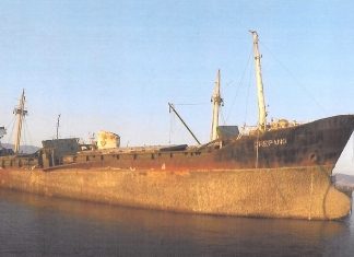 Ανέλκυση του ναυαγίου “Δρέπανο” από τον κόλπο της Ελευσίνας