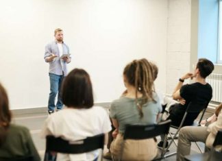 3000 ψυχολόγοι και κοινωνικοί λειτουργοί σε πάνω από 13 χιλιάδες σχολικές μονάδες μέσω ΕΣΠΑ