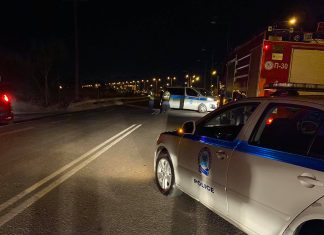 Διαμαρτυρία Ρομά στον παράδρομο Εθνικής Οδού στο ύψος Μεγάρων