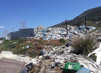 Κατάσχεσε φορτηγό που απέρριψε μπάζα ο Δήμος Φυλής