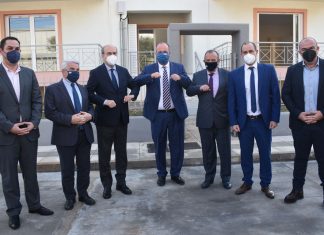 Παραδόθηκαν από τον Υπουργό Κ. Χατζηδάκη οι πρώτες 40 εργατικές κατοικίες Ελευσίνας