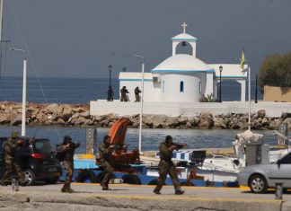 Φωτογραφίες: Άσκηση ανακατάληψης βραχονησίδας ανοιχτά της Πάχης