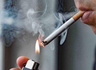 Οι νέοι δεν καπνίζουν τόσο-Το αύξησαν όσοι βγήκαν σε αναστολή