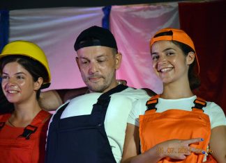 Μαγική πρεμιέρα από τους Υπερφωτισμένους Άνω Λιοσίων στον Σταφιδόκαμπο Ηλείας με το θεατρικό έργο του ΑΡΚΑ “Εχθροί εξ Αίματος”