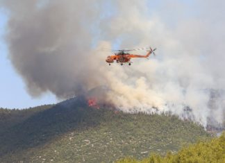 Κίνδυνος αναζωπυρώσεων το μεσημέρι
