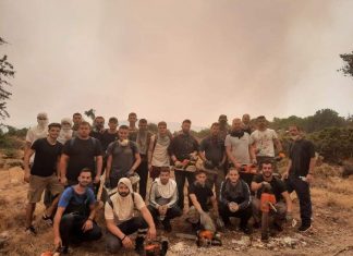 Χάρη στους εθελοντές δεν κάηκαν όλα τα σπίτια στα Βίλια