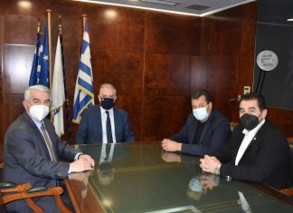 Αστυνομικό σταθμό στην Κινέτα συζητά ο Υπουργός Προστασίας του Πολίτη με τον Θ. Μπούρα