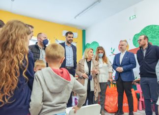 Στη δομή φιλοξενίας Ουκρανών στην Ελευσίνα κλιμάκιο της ΝΔ