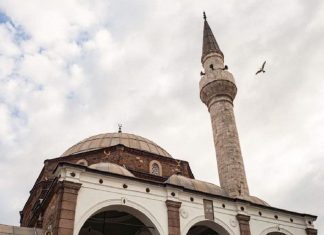 Παράνομο τζαμί στα Μέγαρα; Απαντήσεις για το τι συμβαίνει από το Υπουργείο Προστασίας του Πολίτη