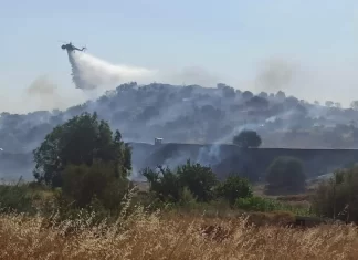 Πυρκαγιές: Kαλύτερη εικόνα σε Ασπρόπυργο και Θήβα