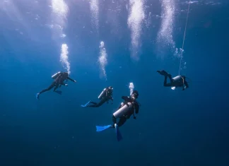 Καταδυτικό πάρκο στη Βαρέα