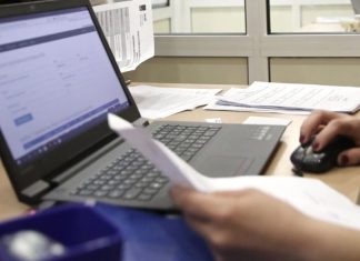 Τηλεργασία στο Δημόσιο λόγω καύσωνα ως την Πέμπτη – Τι αναφέρει εγκύκλιος του Υπουργείου Εσωτερικών