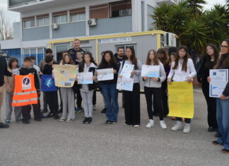 Ενημερωτική και εκπαιδευτική επίσκεψη μαθητών του 4ου Γυμνασίου Ελευσίνας στον Λιμένα της πόλης