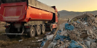 Συλλήψεις 6 ατόμων για απόρριψη αποβλήτων σε Ασπρόπυργο, Ελαιώνα και Αιγάλεω